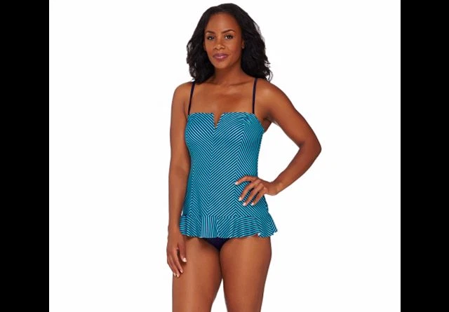  Vestido de natação Spanx listrado com babados novo sem etiquetas preto/branco tamanho 6 QVC US$ 144,00 - Imagem 1 de 1