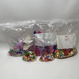 Riesiges Konvolut 315 Shopkins Figuren plus Einkaufskörbe und Taschen Möbel - Bild 1 von 15