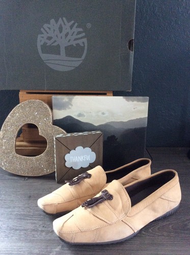Mocassini Timberland kaki beige pelle scamosciata logo guida piatta 8 5 m usati in ottime condizioni