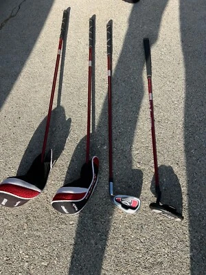 PowerBilt Lil' Slugger JUNIOR 4 Club Set with Stand/5 Way Carry Bag - Image 1 of 4