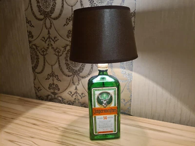 LED-Tischlampe aus einer echten 1L Jägermeister Flasche Lampe Schirm Braun - Bild 1 von 2
