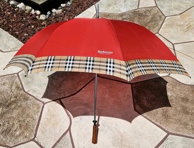De Colección Burberrys Perfumes Paraguas de Golf Rojo Nova Check Mango de Madera Burberry ¡LEER! Foto 1 de 4