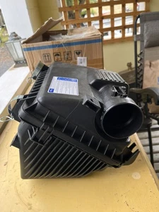 2009 Toyota Tacoma Air Filter Housing NEW - Picture 1 of 8