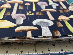 60 pezzi NUOVA Trapunta Tessuto Pretagliato Quadrati 10" X 10" Tutti Funghi 4 Di Ogni Quadrato - Foto 1 di 6