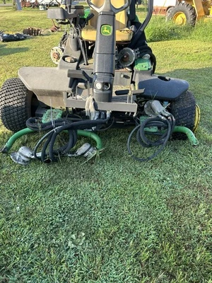 John Deere 3245c Deck Lift Arms - Image 1 of 4