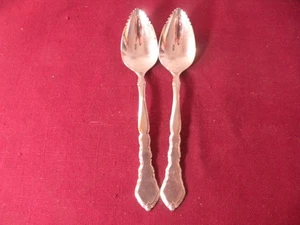 2 Oneida SATINIQUE Serrated Fruit Spoons Community Stainless Flatware 5 7/8" - Picture 1 of 4