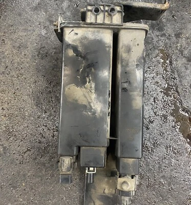 Bote de vapor de carbón OEM 04-20 Nissan Titan Armada Infiniti QX56 14950-7S000 Foto 1 de 3