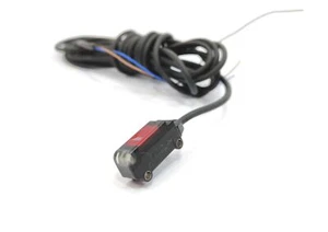 Omron E3T-SR43 2M Cable Photoelectric Sensor With Built-In Amplifier - Picture 1 of 3