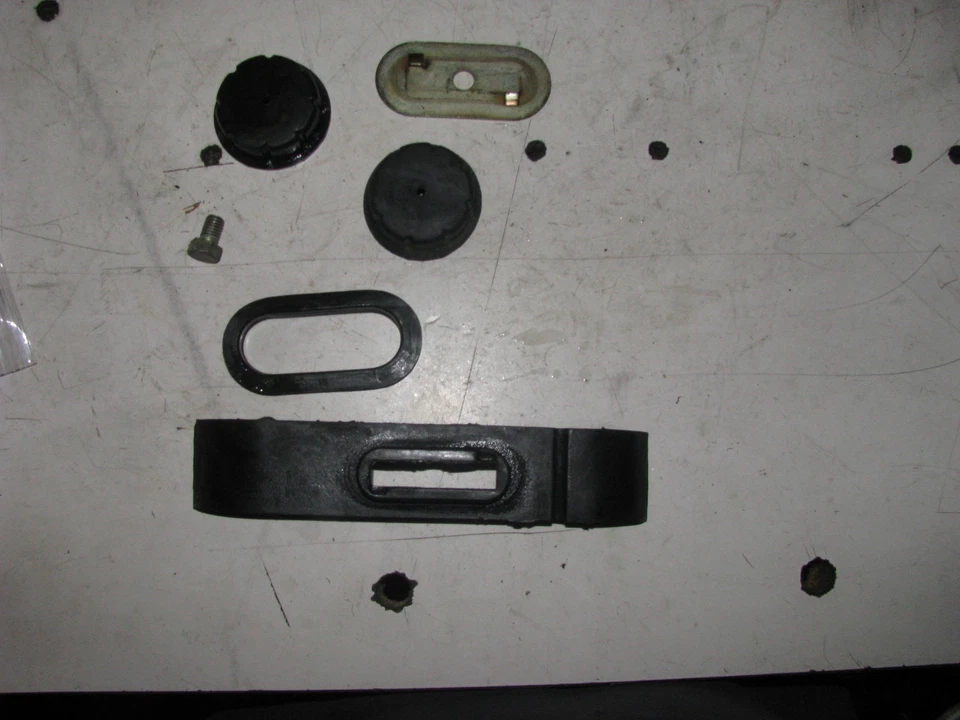 1983 Yamaha Midnight Maxim XJ750 XJ 750 XJ750M Gas Tank Grommets - Image 1 of 1