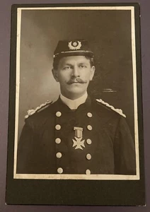 Schrankkarte Gentleman in Uniform evtl. Spanisch Amerikanische Kriegsmedaille 🎖️ - Bild 1 von 5