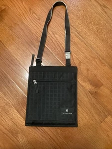 NWOT Victorinox Crossbody Bag Swiss Army Adjustable Crossbody - Picture 1 of 6