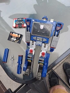Transformers Sound Wave With Accessories - Picture 1 of 9
