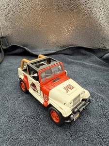 Jurassic Park Jeep Wrangler Die Cast vehicle 1/32 Scale Dinosaur Tracker Jada - Picture 1 of 5
