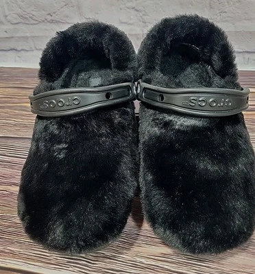 Crocs Classic Fur Roomy Fit Size Mens 6 Womens 8  Black Furry Shoes  - Image 1 of 4