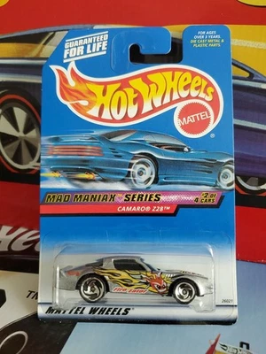 Camaro Z28 serie Mad Maniax 2000 Hot Wheels en plata - variante de rueda de hoja de sierra Foto 1 de 4