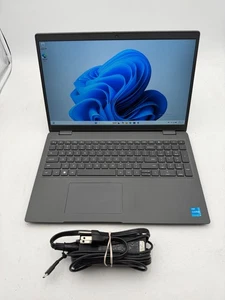 Dell Latitude 3540 15,6" 256 GB SSD 8 GB di RAM i3-1215U - Foto 1 di 16