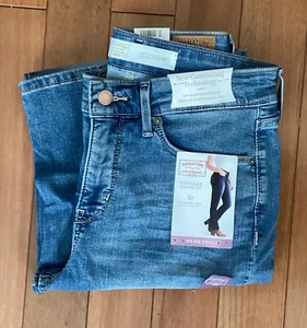 Signature by Levi Strauss & Co. Gold Totally Shaping Mid Rise Straight 6M - Picture 1 of 9