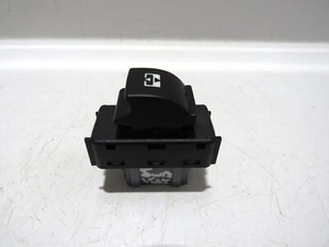 PEUGEOT 2008 2016-19 SUNROOF SWITCH 96783944ZD                             R6281 - Picture 1 of 14