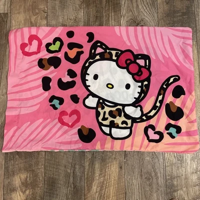 Funda de almohada de 2 caras con estampado animal de Hello Kitty Foto 1 de 4
