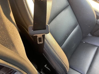 Mercedes Benz CLA250 2014-2019 retractor de cinturón de seguridad pasajero delantero derecho 975896 Foto 1 de 4