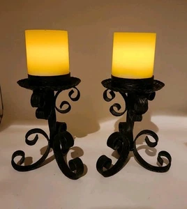 Candelabros pilar de metal negro artesanales españoles brutalistas góticos de colección 1970 - Imagen 1 de 8