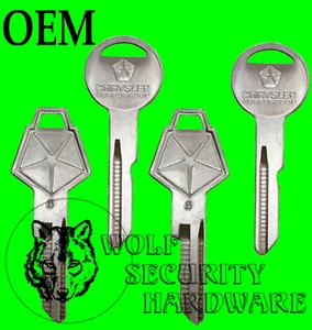 Lote de 4 puertas de encendido con logotipo de Chrysler Mopar OEM Y152 maletero Y149 llaves en blanco - Imagen 1 de 2