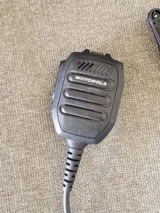 TWO (2) Genuine Motorola RM780 Remote Speaker Microphone R7 ION APX N70 N50 N30 - Zdjęcie 1 z 10