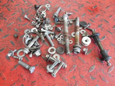 97-10 Triumph Speed Triple 1050 MISCELLANEOUS HARDWARE BRACKETS AND BOLTS  Foto 1 de 4