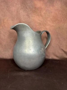 Jarra de leche de agua Griswold de aluminio fundido de mediados de siglo rara de colección con mango - Imagen 1 de 7