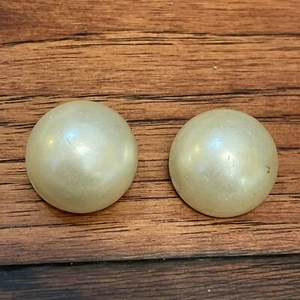 VTG Faux Pearl Clip-On Earrings Estate Costume Jewelry Made in Japan - Picture 1 of 4