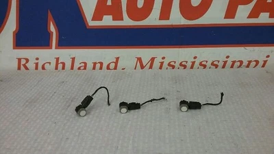 11 LINCOLN MKS 3 REAR PARK SENSORS PEARL WHITE - Image 1 of 4