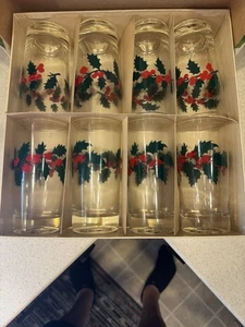 Vintage Indiana Glass Holiday Holly Berries Highball 12 oz Glasses - Set of 8 - Picture 1 of 8