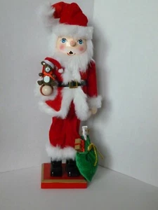 WEIHNACHTEN WEIHNACHTSMANN NUSSKNACKER MIT SACK SPIELZEUG UND TEDDYBÄR - 14 ZOLL  - Bild 1 von 7