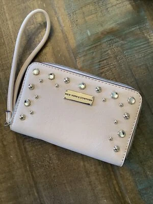 "Muñequera New York Company rosa claro pedrería ligeramente usada estado 4"" X 6""" Foto 1 de 4