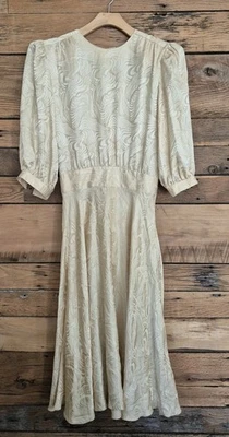 Vestido Crema Manga Abullonada Ajuste Texturizado Acampanado Midi Vintage Romántico Elegante Seda 8 Foto 1 de 4