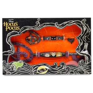 Disney Hocus Pocus Collectible Key Set - NEW - Halloween Sanderson Sisters - Picture 1 of 2