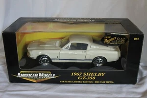 American Muscle 1967 Shelby GT350 in bianco scala 1:18 - Foto 1 di 8