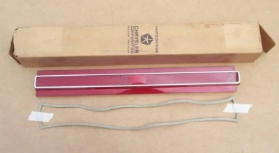 Nuevo de Lote Antiguo MoPar 1969 69 Chrysler New Yorker lado izquierdo LÁMPARA TRASERA LENTE 2932721 Foto 1 de 4