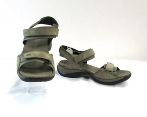 Clarks Springers Women Olive green Strappy Sandal size 8 - Picture 1 of 5