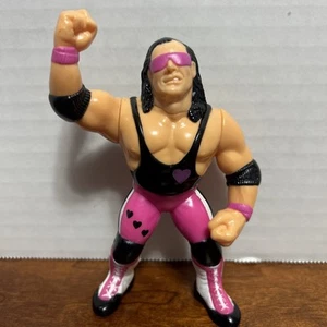 WWF Hasbro Bret “The Hitman” Hart Purple Heart Wrestling 1991 Rare Mint WWE - Imagen 1 de 8
