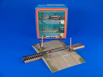 MARKLIN H0 - 7292 - Grade Crossing with half-barriers - M Track (15)/ EXC - Image 1 of 4