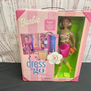 Estuche de viaje Dress 'N Go Barbie The Ultimate nuevo en caja - Imagen 1 de 6