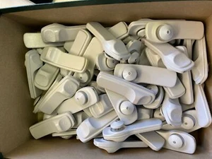 100 SENSORMATIC SUPERTAG ® SECURITY TAGS WITH PIN - ORIGINAL EAS PREOWNED 58KHZ - Picture 1 of 2