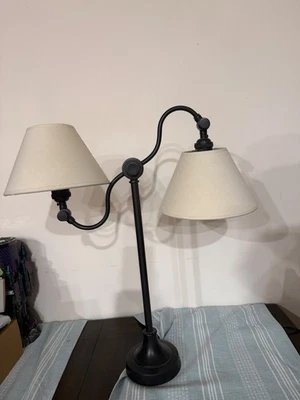 Celeiro de cerâmica ~ Abajur de mesa ~ Abajures ajustáveis duplos - Imagem 1 de 4