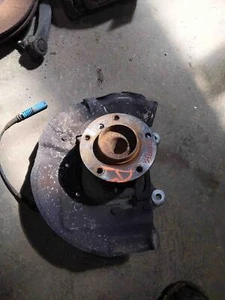 2004-2010 BMW 5 Series E60 Front Spindle Knuckle w/ Hub RWD ONLY RH 31216760954 - Picture 1 of 2