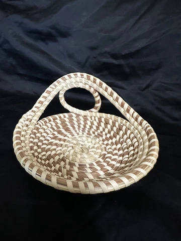 Collectible Sweetgrass Basket - Small Round Basket with Handle Candy Dish Cover