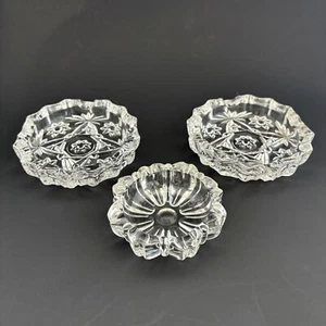 Klobiges klares Glas Aschenbecher Set Blumen gepresst Menge 3 Cottage Core Oma Vintage - Bild 1 von 4