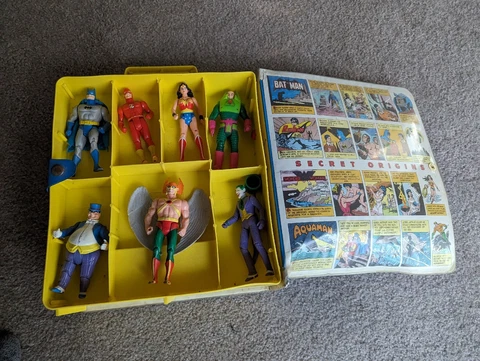 1984 Kenner DC Super Powers Collection Volume 1 Action Figures Lot Of 14 & Case Cover