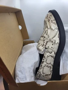 Mocasines Portland Boot Company con tachuelas plantilla de espuma sin cordones serpiente para mujer talla 10 - Imagen 1 de 4