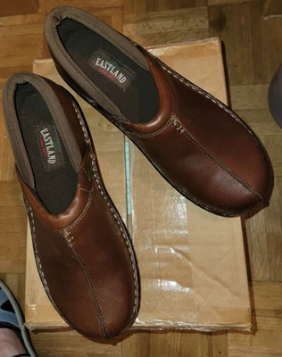 Zuecos Eastland para mujer 8M Kelsey mocasín sin cordones/cuña cuero marrón Foto 1 de 4